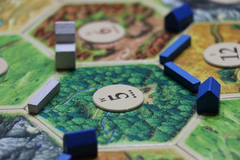 Origem dos Jogos de Tabuleiro: Uma Viagem pela História do Entretenimento